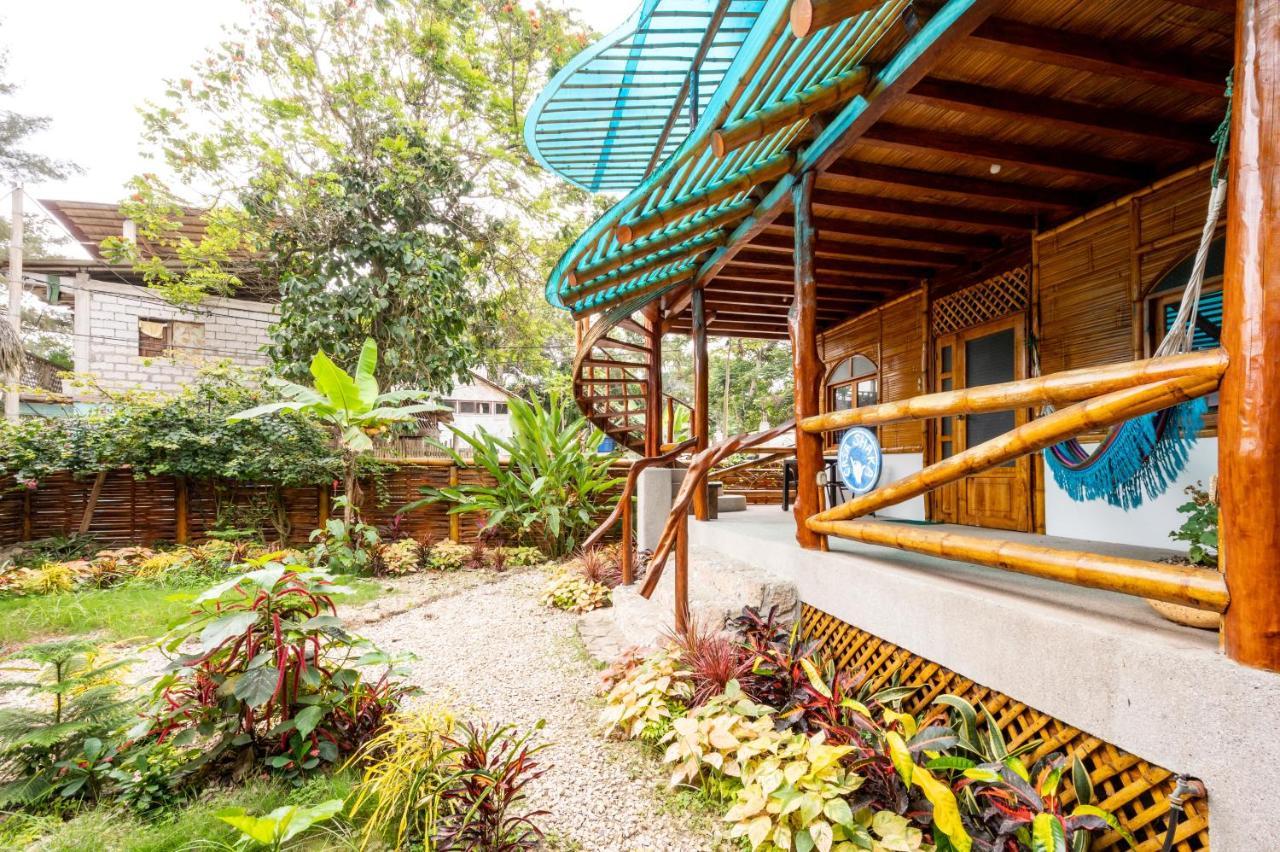 Casa Del Sol Hostel Montanita Bagian luar foto