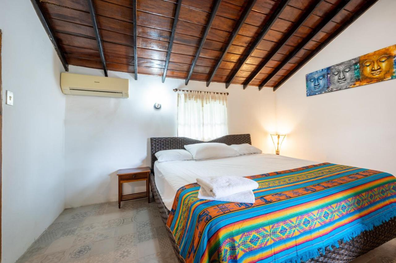 Casa Del Sol Hostel Montanita Bagian luar foto